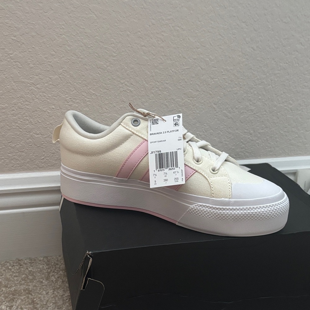 Adidas Bravada 2.0 Women's Cream and Pink Sneakers